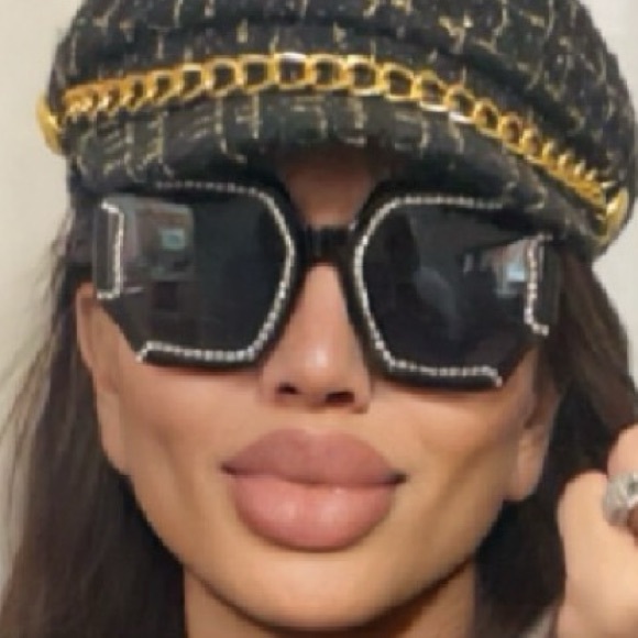 BeONKA STUFFED BAG / Mystery Items in a BAG - Picture 3 of 3